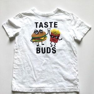 Oshkosh Boys Size 4/5 Graphic T-shirt